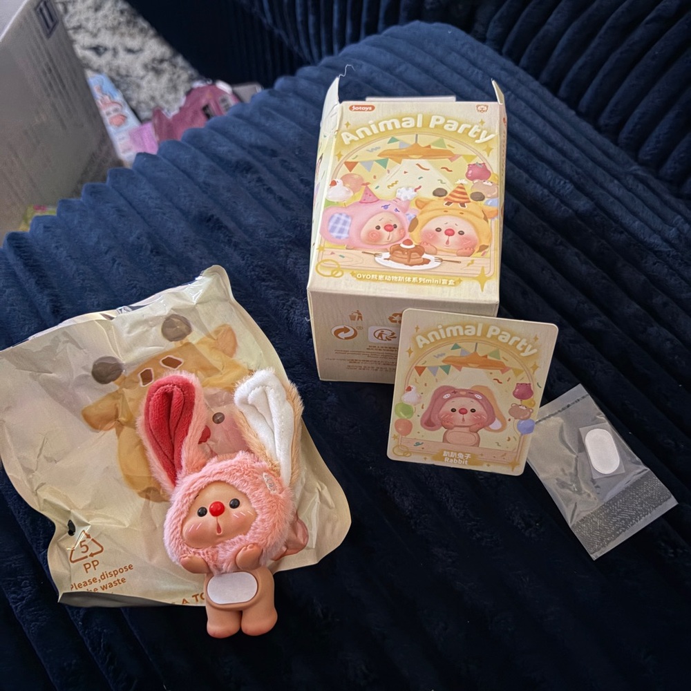 OYO Animal Party- Rabbit Hipper